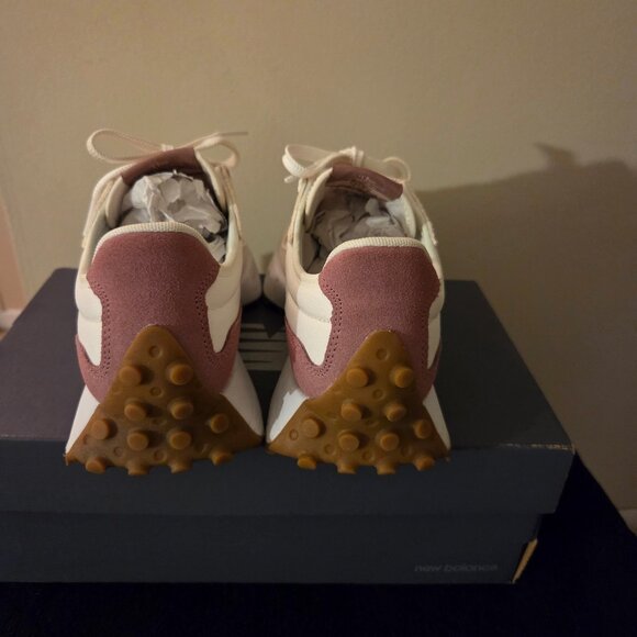 New Balance Pink and White - Picture 2 of 4